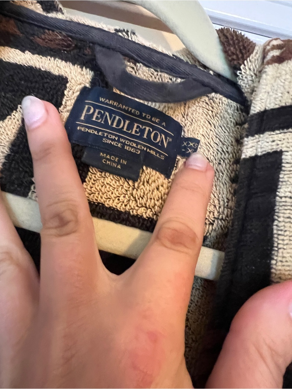 Pendleton Harding Hooded Robe - Picture 4 of 8